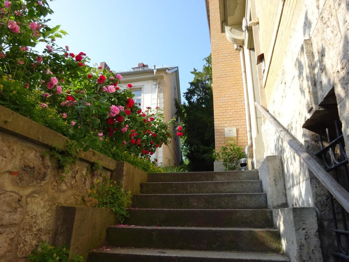 Hummel Hostel - Historische Stadtvilla Mit Garten Weimar  Esterno foto