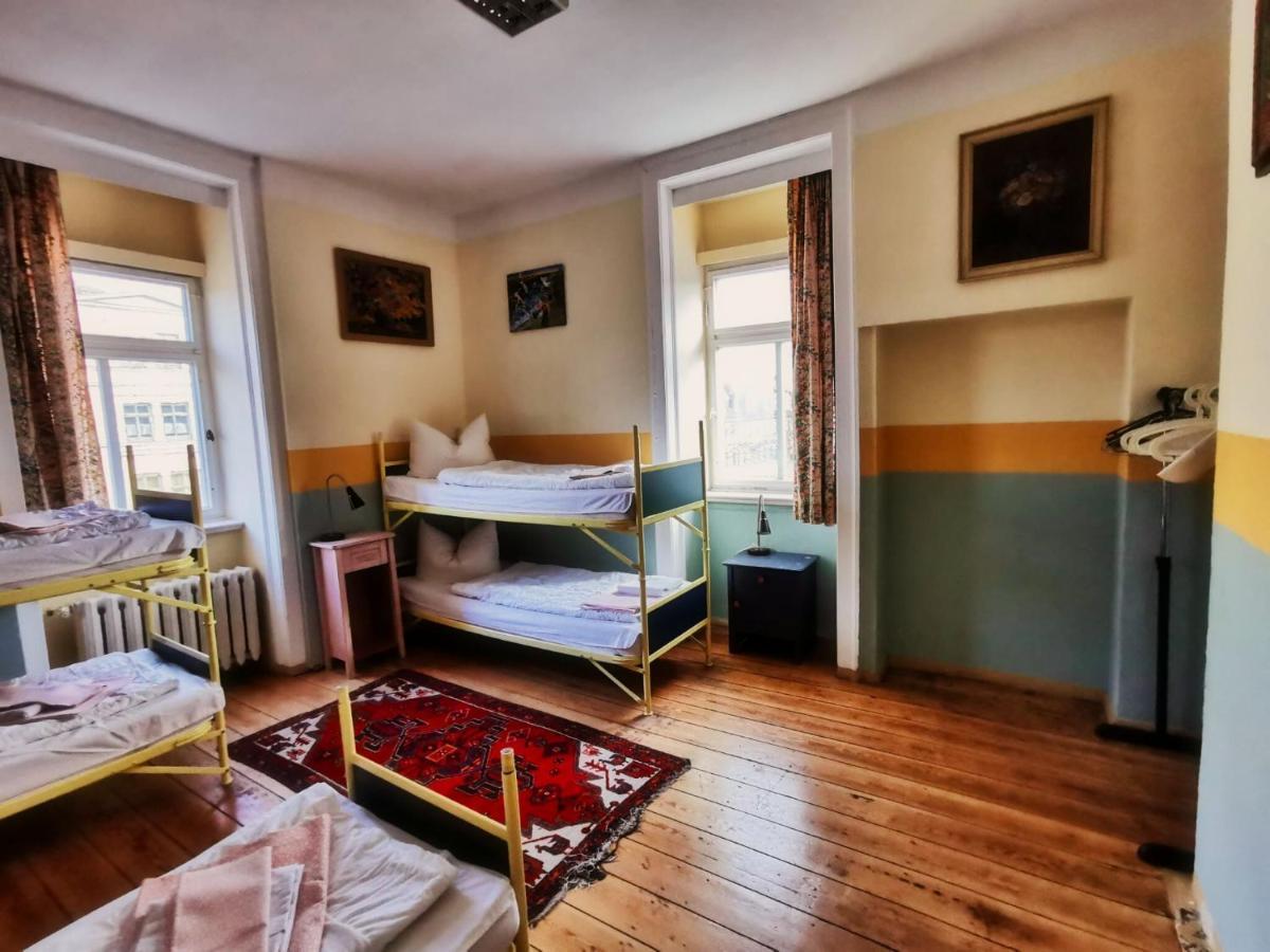 Hummel Hostel - Historische Stadtvilla Mit Garten Weimar  Esterno foto