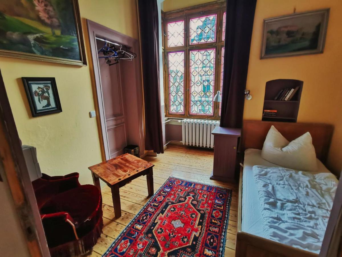 Hummel Hostel - Historische Stadtvilla Mit Garten Weimar  Esterno foto