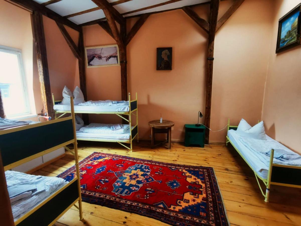 Hummel Hostel - Historische Stadtvilla Mit Garten Weimar  Esterno foto