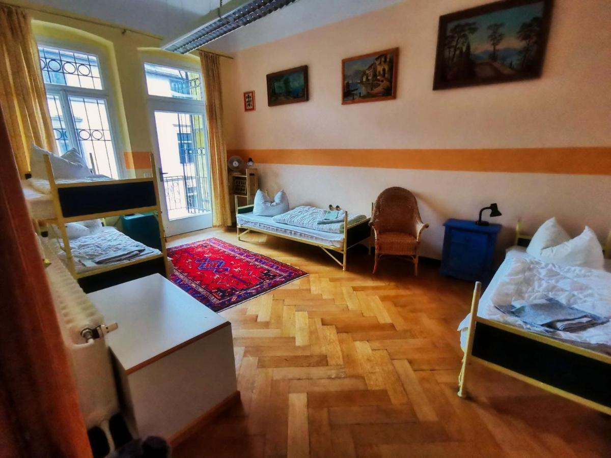 Hummel Hostel - Historische Stadtvilla Mit Garten Weimar  Esterno foto