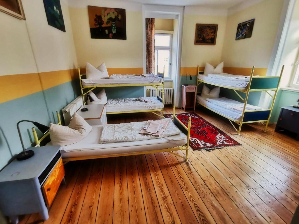 Hummel Hostel - Historische Stadtvilla Mit Garten Weimar  Esterno foto