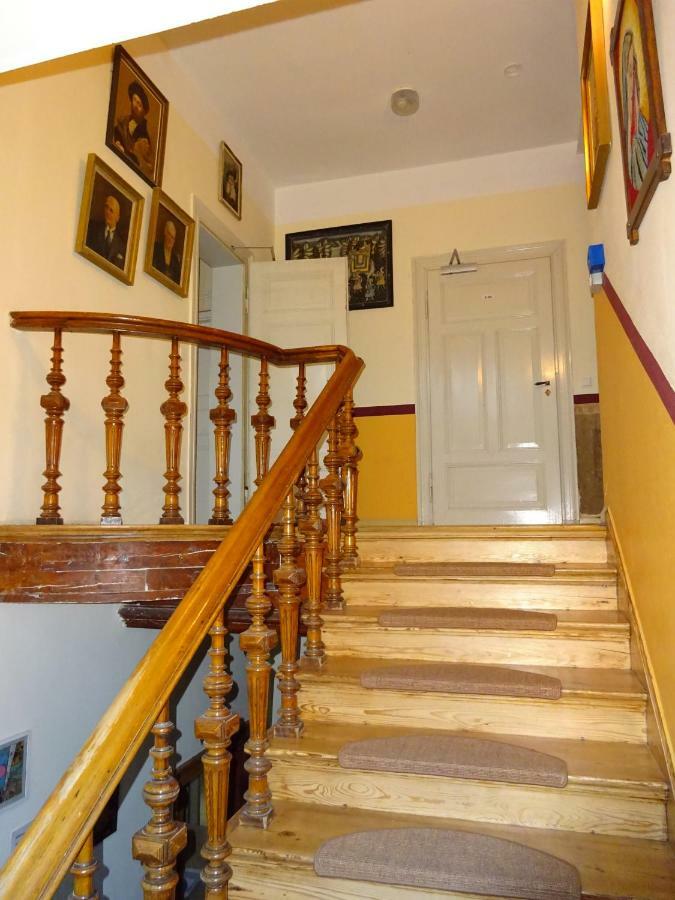 Hummel Hostel - Historische Stadtvilla Mit Garten Weimar  Esterno foto