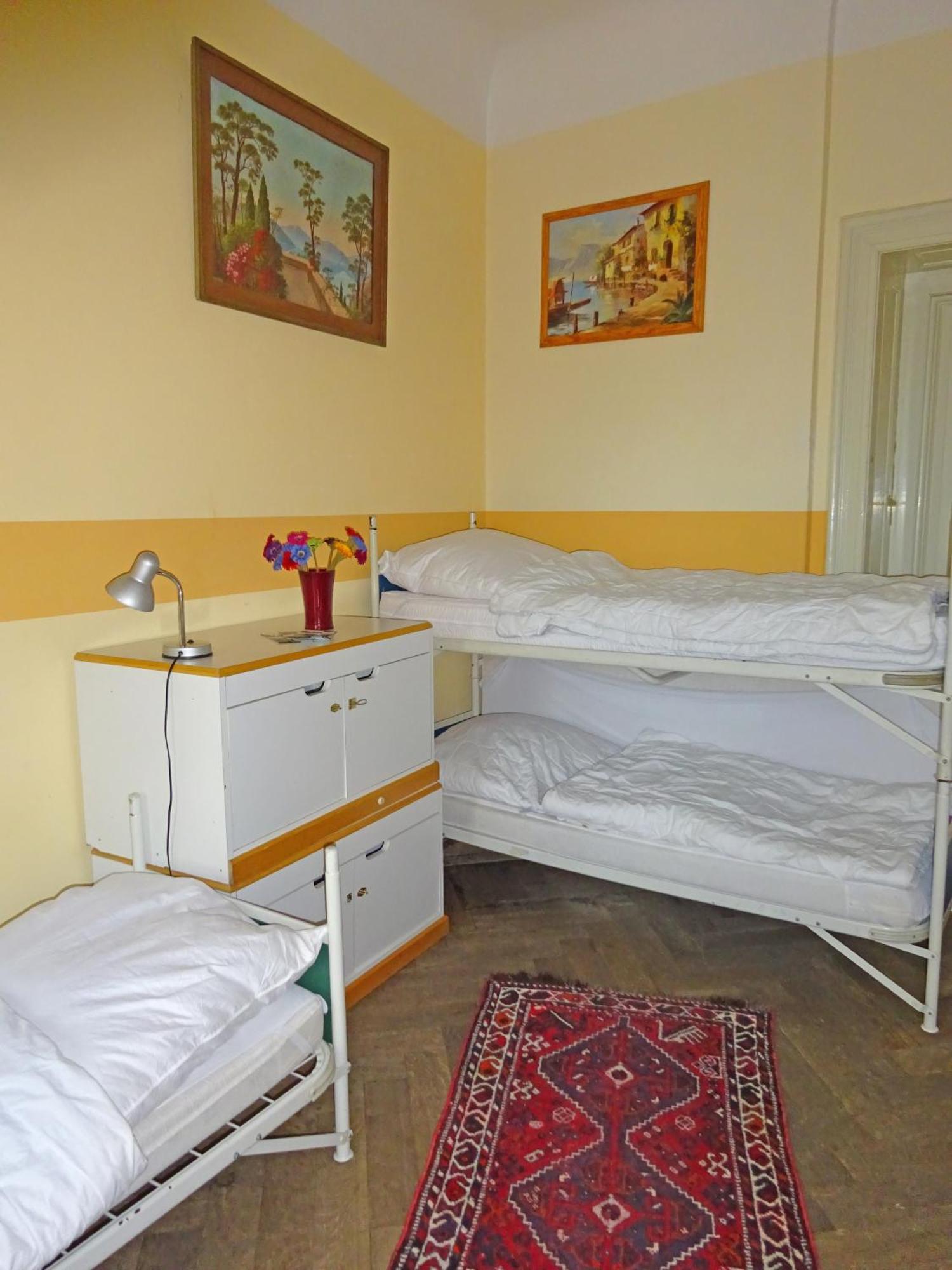Hummel Hostel - Historische Stadtvilla Mit Garten Weimar  Esterno foto