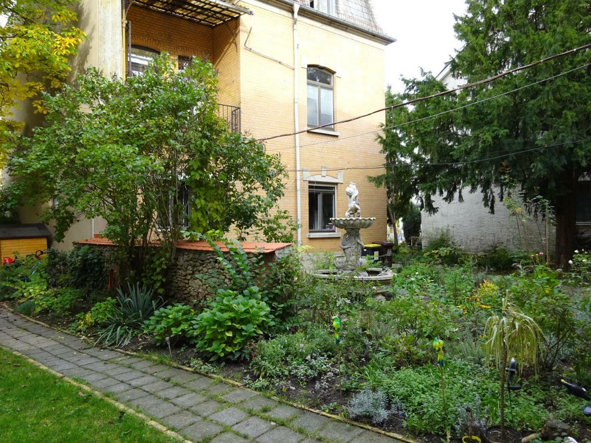 Hummel Hostel - Historische Stadtvilla Mit Garten Weimar  Esterno foto