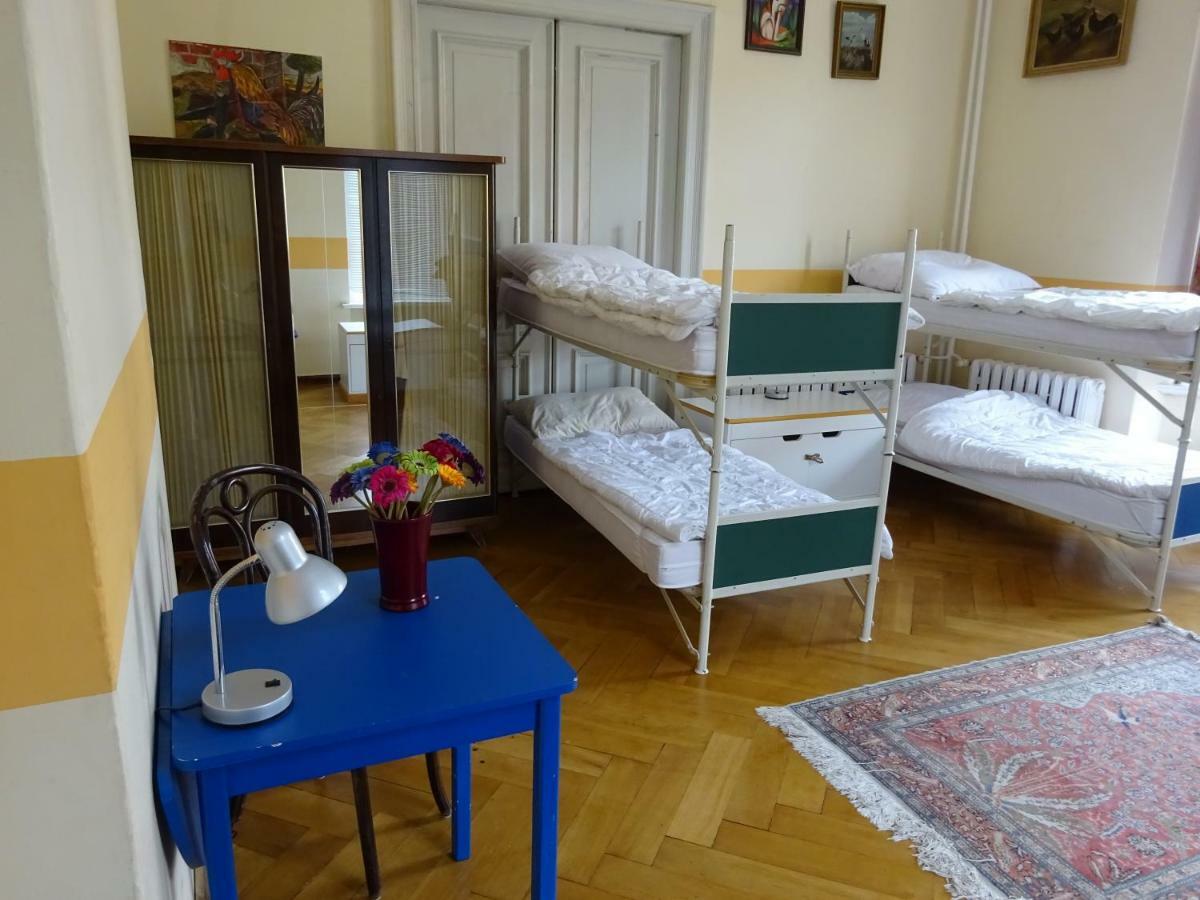 Hummel Hostel - Historische Stadtvilla Mit Garten Weimar  Esterno foto