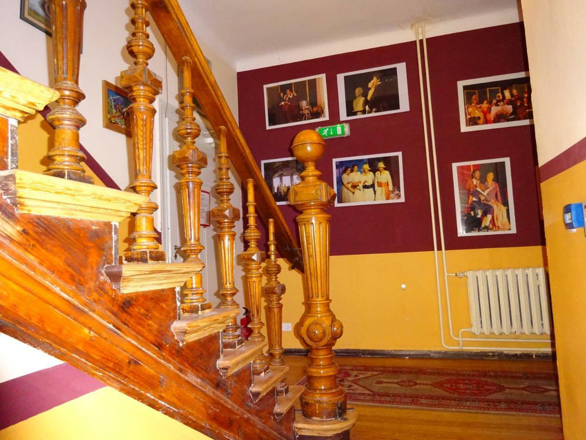 Hummel Hostel - Historische Stadtvilla Mit Garten Weimar  Esterno foto