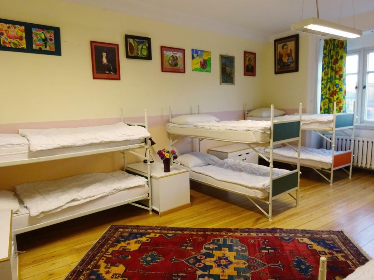 Hummel Hostel - Historische Stadtvilla Mit Garten Weimar  Esterno foto